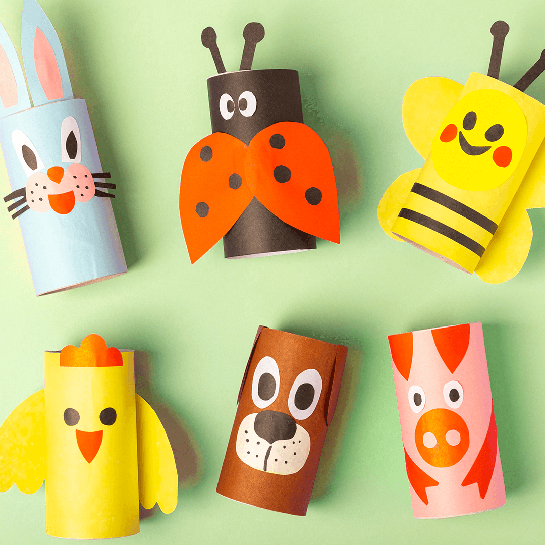 Värikkäitä eläinhahmoja wc-paperirullista – askartelua lasten kanssa kotona.