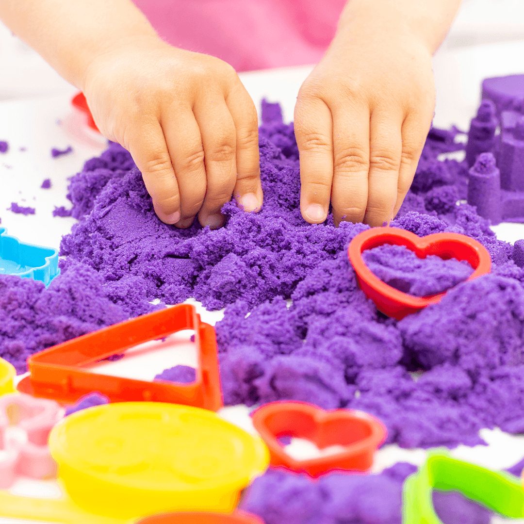 indoor play for kids – molding kinetic sand at home